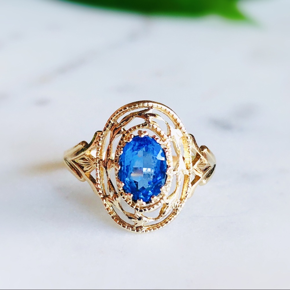 Vintage 10K Yellow Gold Blue Spinel Ring Filigree